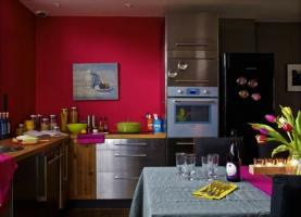 Statočné farby a pútavý položky vašej kuchyne. 6 skvelé nápady