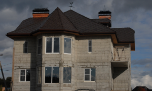 Porcelánové dlaždice na streche: ako a exkluzívne a rozpočet