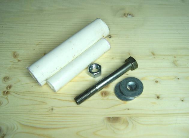 Rezanie plastových rúr 32 a 20 mm, M skrutka 12, matica a podložka