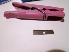 Najjednoduchší odstraňovač izolácie z drôtov clothespins