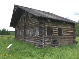 Prečo je dom z guľatiny so sekerou, stojí za sto rokov? Ako sa stavia naši predkovia?