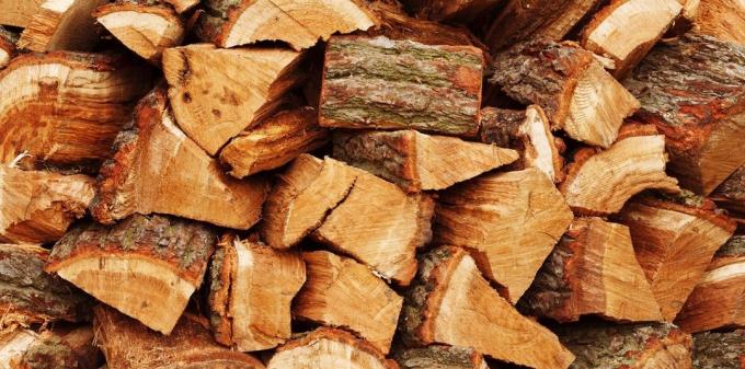 Dubové drevo je zvyčajne drahšie ako všetky ostatné